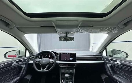 Volkswagen Tiguan II, 2023 год, 2 558 000 рублей, 7 фотография