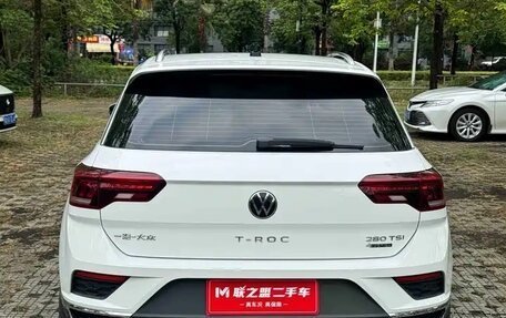 Volkswagen T-Roc I, 2023 год, 1 949 003 рублей, 9 фотография