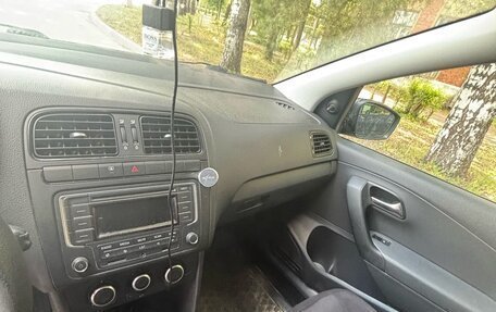 Volkswagen Polo VI (EU Market), 2011 год, 700 000 рублей, 12 фотография