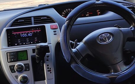 Toyota Ractis I, 2010 год, 800 000 рублей, 13 фотография