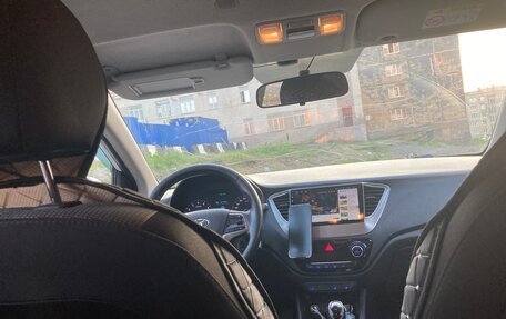 Hyundai Solaris II рестайлинг, 2018 год, 1 350 000 рублей, 7 фотография