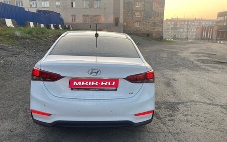Hyundai Solaris II рестайлинг, 2018 год, 1 350 000 рублей, 2 фотография