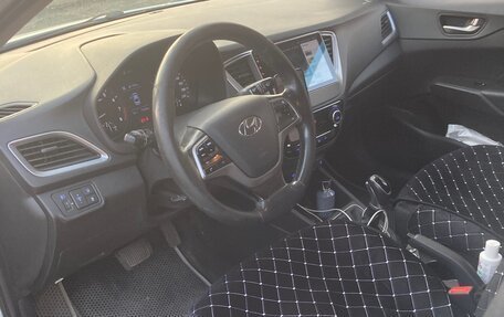 Hyundai Solaris II рестайлинг, 2018 год, 1 350 000 рублей, 8 фотография