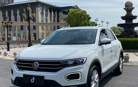 Volkswagen T-Roc I, 2022 год, 1 599 230 рублей, 3 фотография