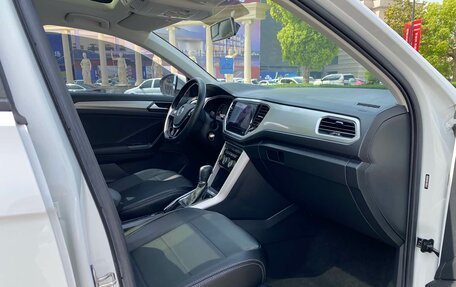 Volkswagen T-Roc I, 2022 год, 1 599 230 рублей, 12 фотография