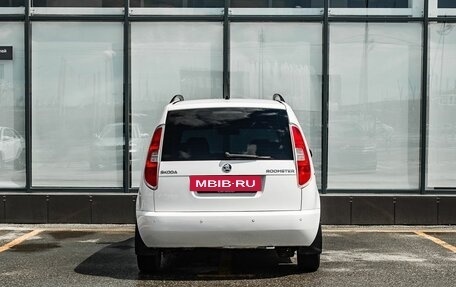 Skoda Roomster, 2014 год, 700 000 рублей, 4 фотография