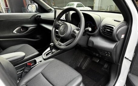 Toyota Yaris Cross, 2023 год, 1 100 100 рублей, 11 фотография