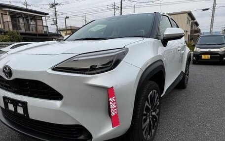 Toyota Yaris Cross, 2023 год, 1 100 100 рублей, 10 фотография