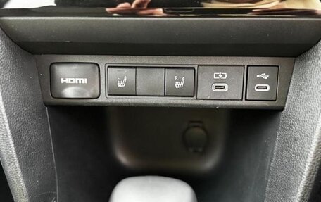 Toyota Yaris Cross, 2023 год, 1 100 100 рублей, 20 фотография