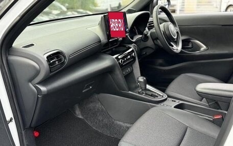 Toyota Yaris Cross, 2023 год, 1 100 100 рублей, 27 фотография