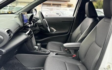 Toyota Yaris Cross, 2023 год, 1 100 100 рублей, 28 фотография