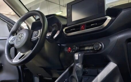 Toyota Raize I, 2023 год, 1 750 000 рублей, 8 фотография