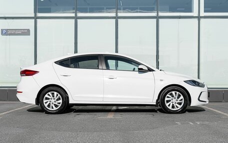 Hyundai Elantra VI рестайлинг, 2017 год, 1 400 000 рублей, 8 фотография