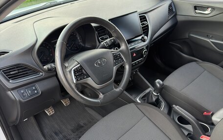 Hyundai Solaris II рестайлинг, 2021 год, 1 570 000 рублей, 7 фотография