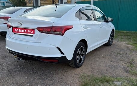 Hyundai Solaris II рестайлинг, 2021 год, 1 570 000 рублей, 3 фотография