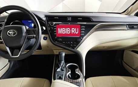 Toyota Camry, 2020 год, 3 260 000 рублей, 15 фотография