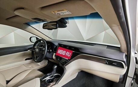 Toyota Camry, 2020 год, 3 260 000 рублей, 13 фотография