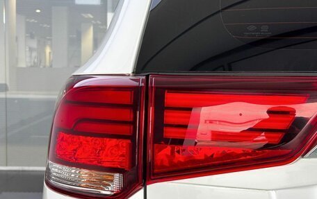 Mitsubishi Outlander III рестайлинг 3, 2022 год, 2 650 000 рублей, 12 фотография