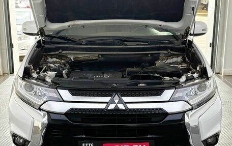 Mitsubishi Outlander III рестайлинг 3, 2022 год, 2 650 000 рублей, 11 фотография