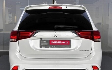 Mitsubishi Outlander III рестайлинг 3, 2022 год, 2 650 000 рублей, 7 фотография
