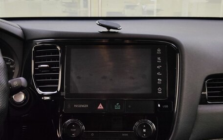 Mitsubishi Outlander III рестайлинг 3, 2022 год, 2 650 000 рублей, 18 фотография