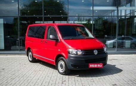 Volkswagen Caravelle T5, 2013 год, 1 600 000 рублей, 5 фотография