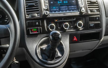 Volkswagen Caravelle T5, 2013 год, 1 600 000 рублей, 20 фотография