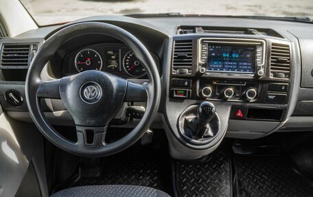 Volkswagen Caravelle T5, 2013 год, 1 600 000 рублей, 16 фотография