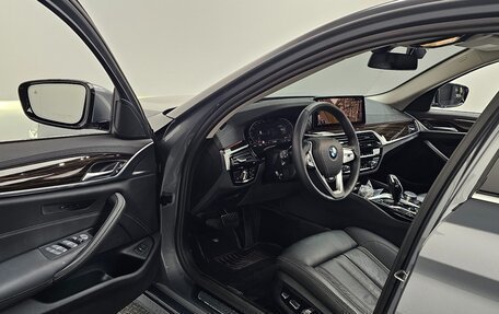 BMW 5 серия, 2022 год, 3 963 000 рублей, 6 фотография