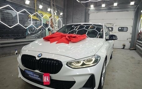BMW 1 серия, 2023 год, 2 200 000 рублей, 13 фотография
