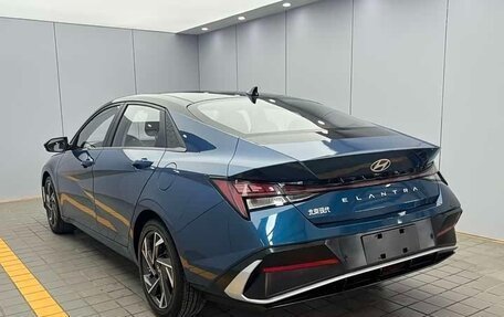 Hyundai Elantra, 2023 год, 1 760 000 рублей, 2 фотография