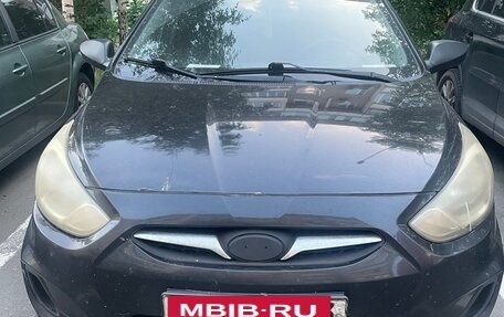 Hyundai Solaris II рестайлинг, 2011 год, 1 400 000 рублей, 2 фотография