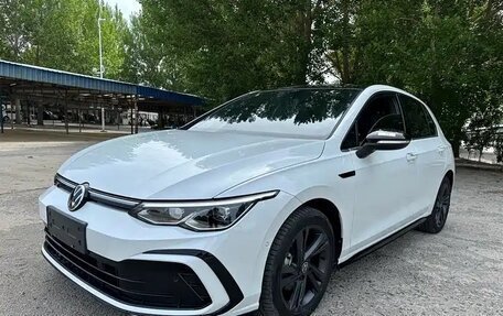 Volkswagen Golf VIII, 2023 год, 1 865 000 рублей, 3 фотография