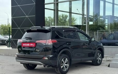 Toyota RAV4, 2018 год, 2 650 000 рублей, 4 фотография