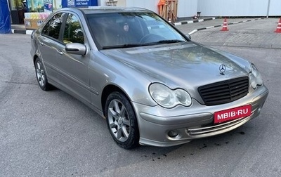 Mercedes-Benz C-Класс, 2004 год, 530 000 рублей, 1 фотография