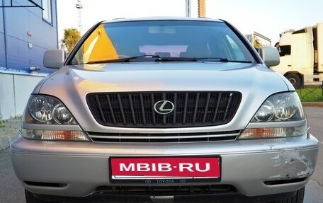 Toyota Harrier, 1999 год, 650 000 рублей, 1 фотография