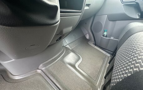 Volkswagen Transporter T5 рестайлинг, 2014 год, 5 000 000 рублей, 31 фотография