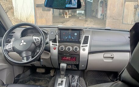 Mitsubishi Pajero Sport II рестайлинг, 2015 год, 2 000 000 рублей, 12 фотография