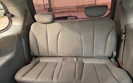 KIA Carnival III, 2010 год, 1 550 000 рублей, 3 фотография