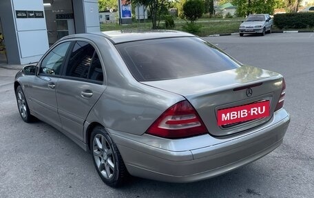 Mercedes-Benz C-Класс, 2004 год, 530 000 рублей, 4 фотография