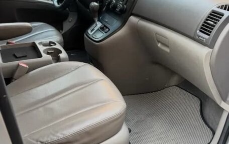 KIA Carnival III, 2010 год, 1 550 000 рублей, 10 фотография