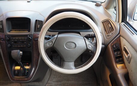 Toyota Harrier, 1999 год, 650 000 рублей, 40 фотография