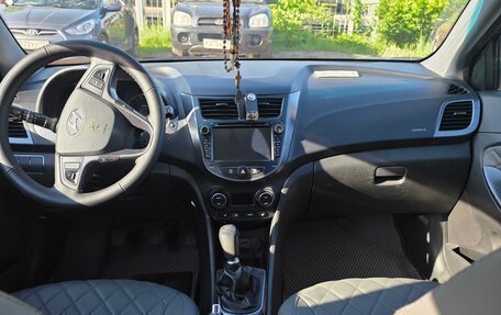 Hyundai Solaris II рестайлинг, 2012 год, 650 000 рублей, 15 фотография