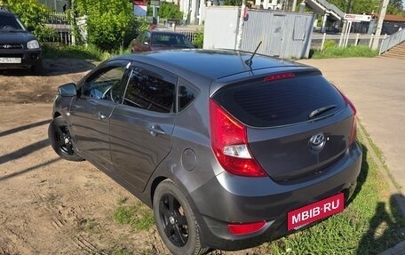 Hyundai Solaris II рестайлинг, 2012 год, 650 000 рублей, 3 фотография