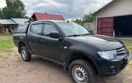 Mitsubishi L200 IV рестайлинг, 2012 год, 1 400 000 рублей, 2 фотография