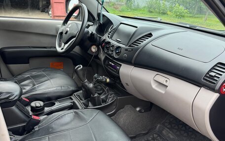Mitsubishi L200 IV рестайлинг, 2012 год, 1 400 000 рублей, 9 фотография
