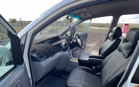 Toyota Voxy II, 2007 год, 1 100 000 рублей, 10 фотография