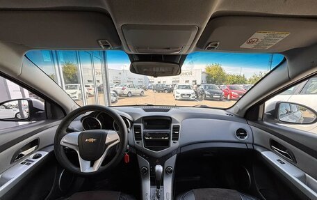 Chevrolet Cruze II, 2010 год, 649 900 рублей, 16 фотография