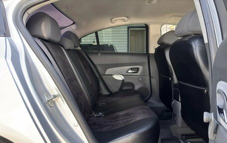 Chevrolet Cruze II, 2010 год, 649 900 рублей, 14 фотография