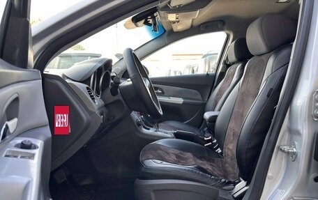 Chevrolet Cruze II, 2010 год, 649 900 рублей, 10 фотография